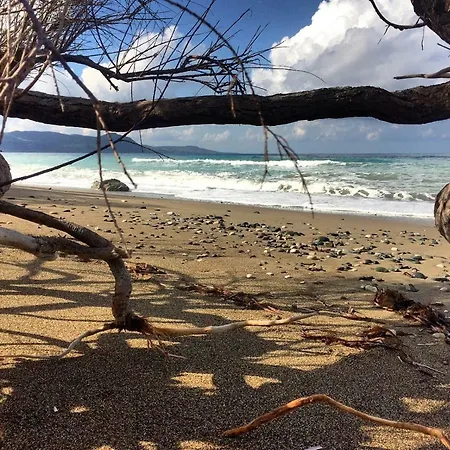 Maria's Place Apartman Polis