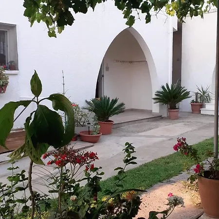 Maria's Place Polis